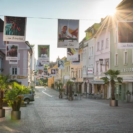 Perfekte Lage! Ganze Burgblick Residenz Apartman Sankt Veit an der Glan